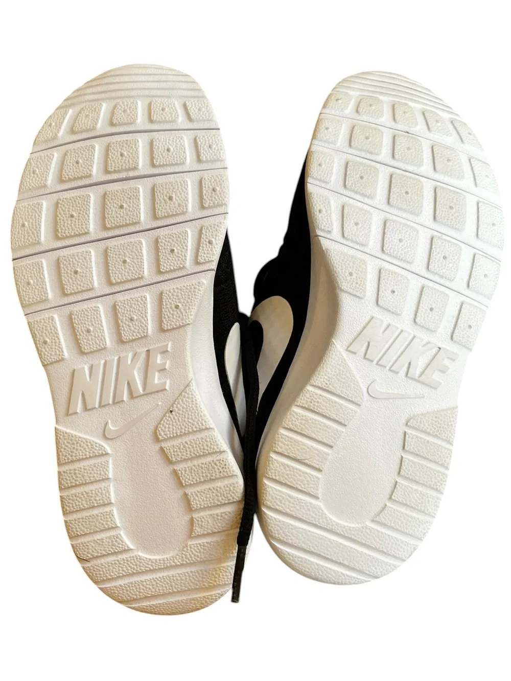 US 3.5 Boys Nike Tanjun Mesh Sneakers in Black and White